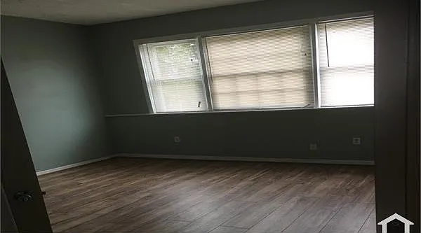 2502 Keyworth Ave — Photo 12