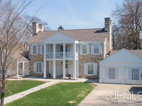 421 Ogden Ave, Escanaba, MI 49829