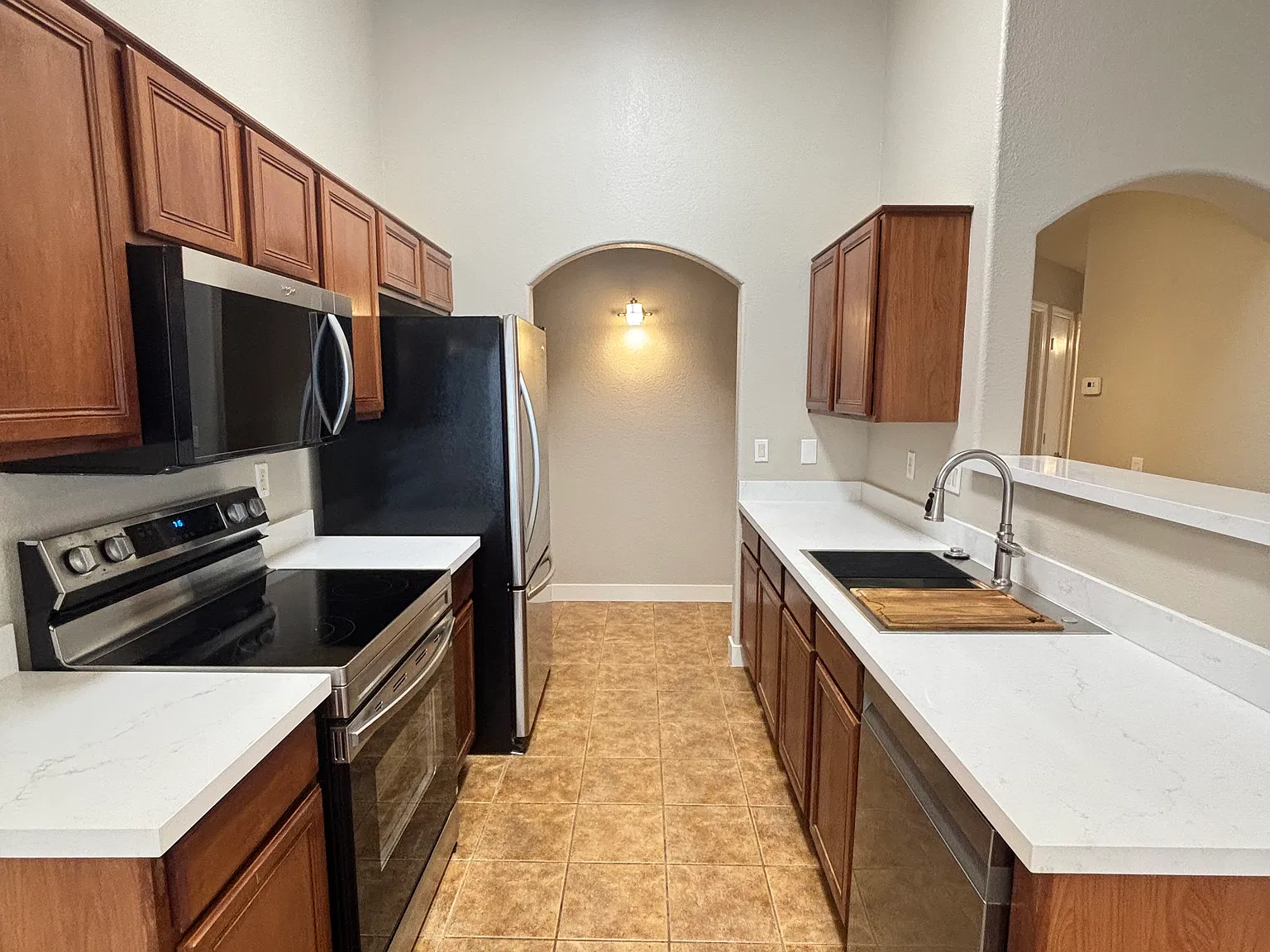 3 bed, 1296 sqft, $1,575 — Photo 2