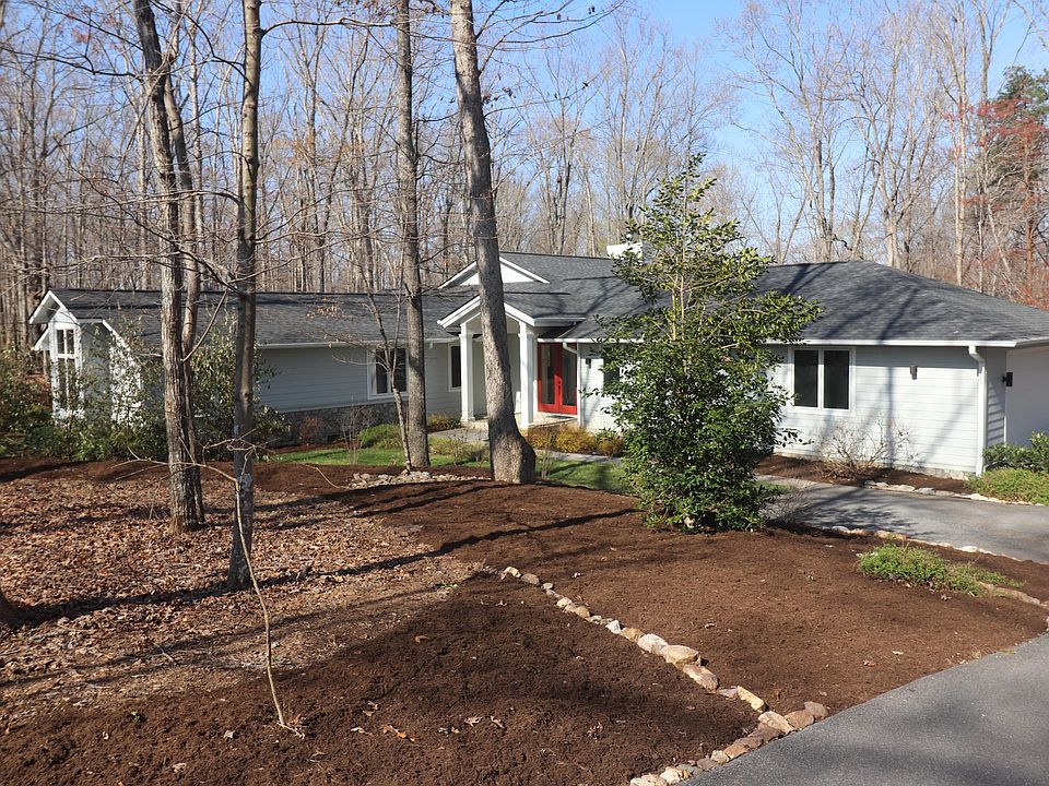 1st image of 326 Waverly Ln