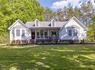 10581 Redfield Dr, Amelia Court House, VA 23002