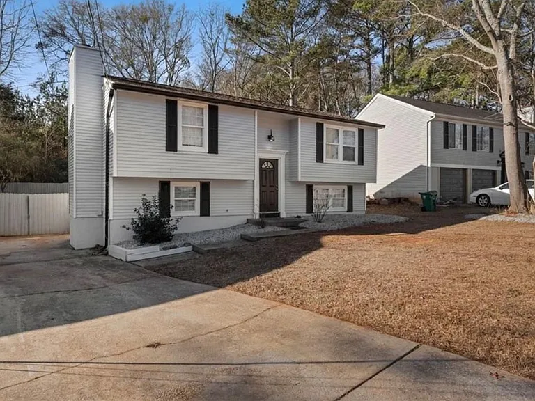 5268 Kinsdale Ln — Photo 2