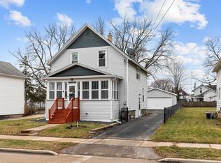 933 W 10th Ave, Oshkosh, WI 54902