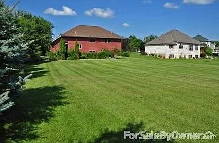 3rd image of 2203 Heritage Dr