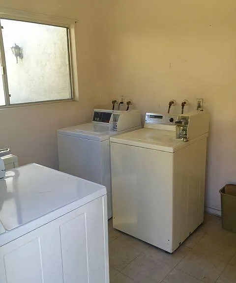 429 Palm Avenue — Photo 4