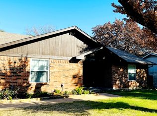 2011 Heather Way Dr, Arlington, TX 76012