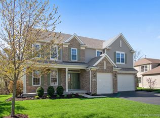 1307 Dorr Dr, Sugar Grove, IL 60554