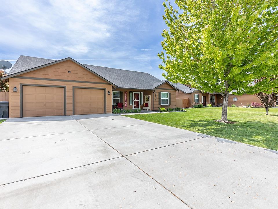 1st image of 1534 Crab Apple Cir