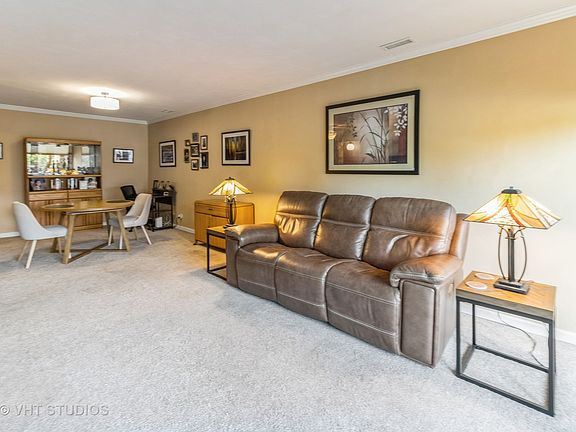 2nd image of 197 W Armitage Ave APT 102