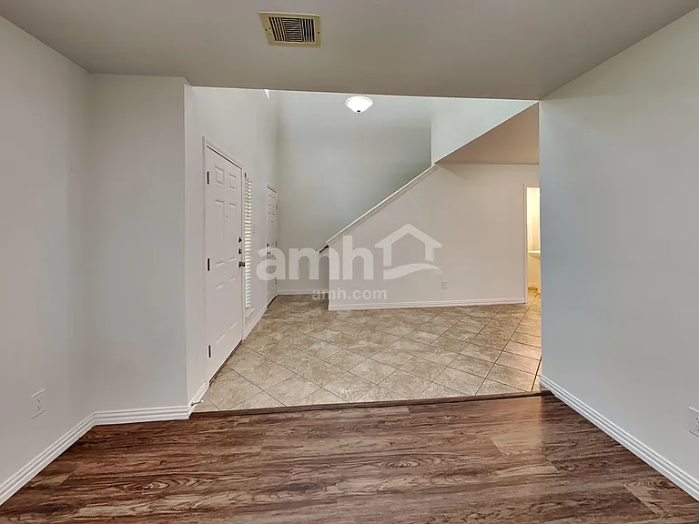 26949 Carriage Manor Ln — Photo 7