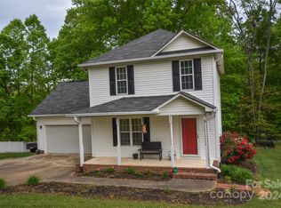 405 Brookfield Dr, Statesville, NC 28625