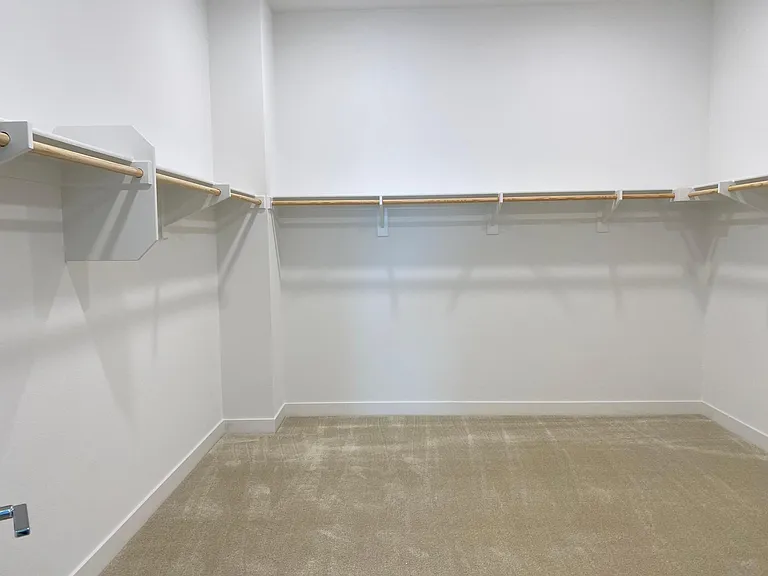 3588 Ambassador Dr — Photo 12