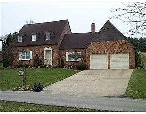 112 Eastgate Rd photo 1