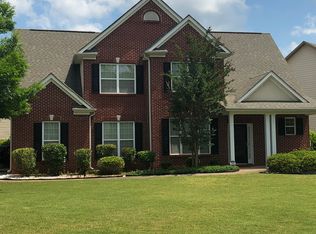 515 Summer Brooke Ln, Fairburn, GA 30213