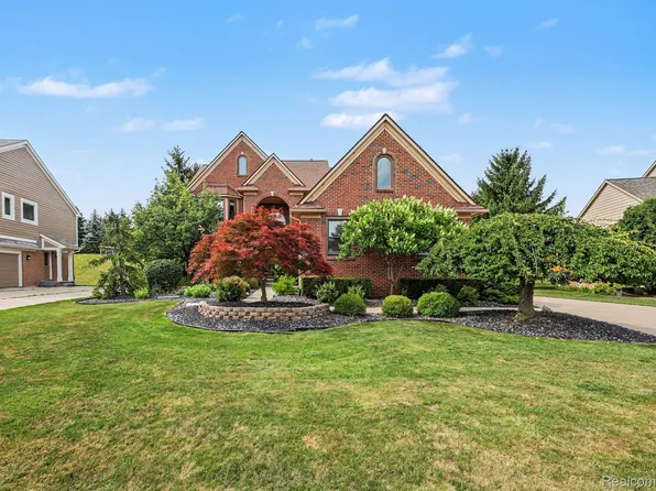12201 Chandler Dr, Plymouth, MI 48170