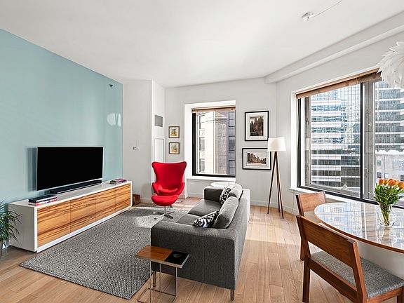2nd image of 75 Wall St APT 22M