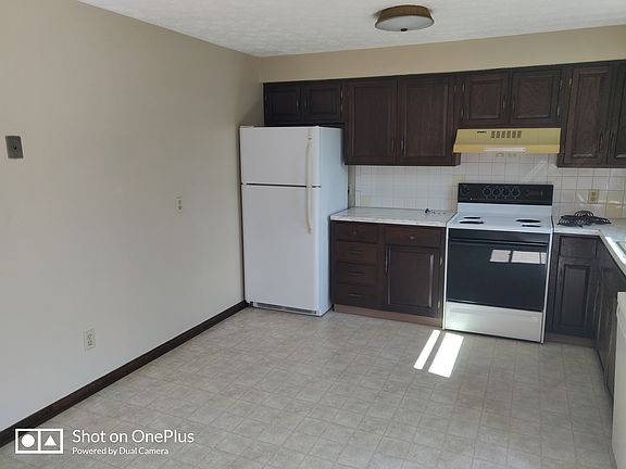 Kitchen w/dinette