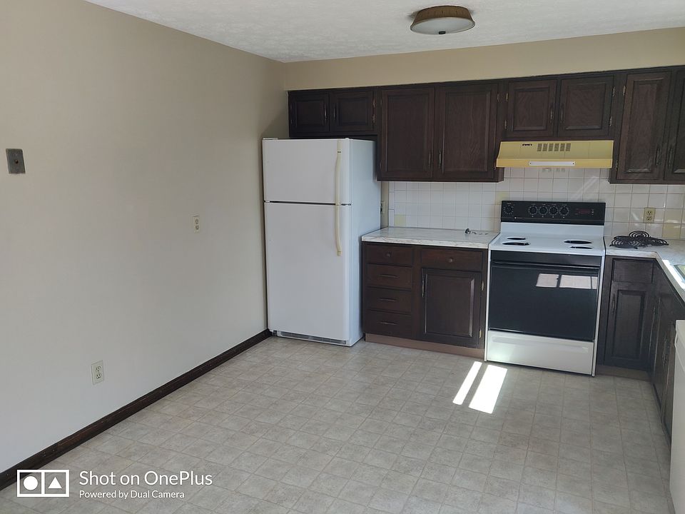Kitchen w/dinette