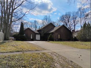 1821 Revere Pl, Lorain, OH 44053