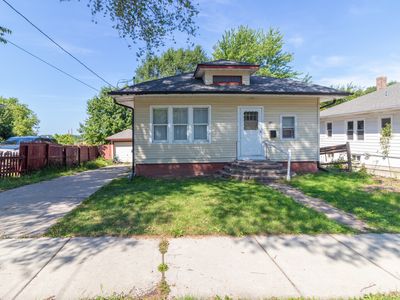 624 Raymond St, Elgin, IL, 60120