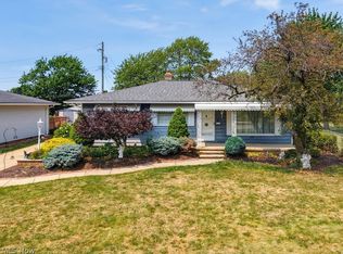 759 E Meadowlawn Blvd, Seven Hills, OH 44131