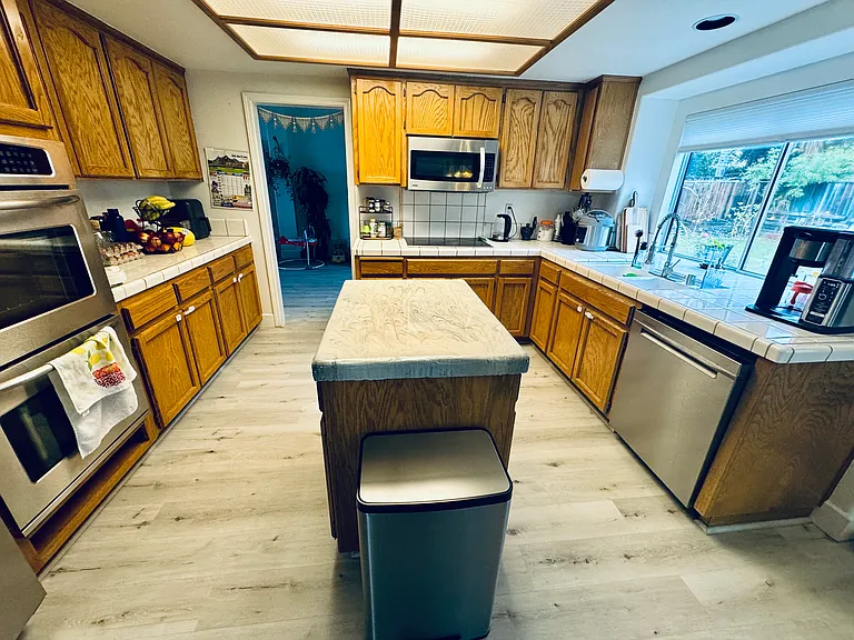 1418 Blue Jay Ct — Photo 16