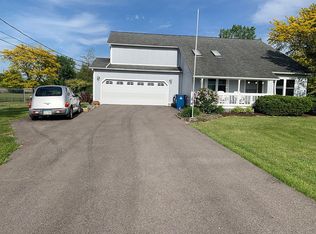 1057 Harris Rd, Sheffield Village, OH 44054