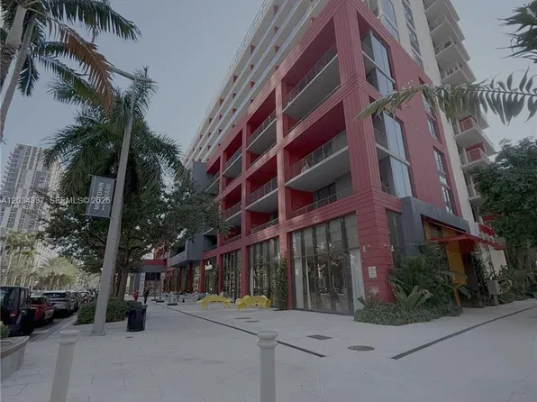 90 NE 32nd St, Miami, FL