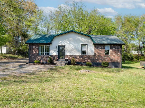 210 Staggs Dr, Portland, TN 37148