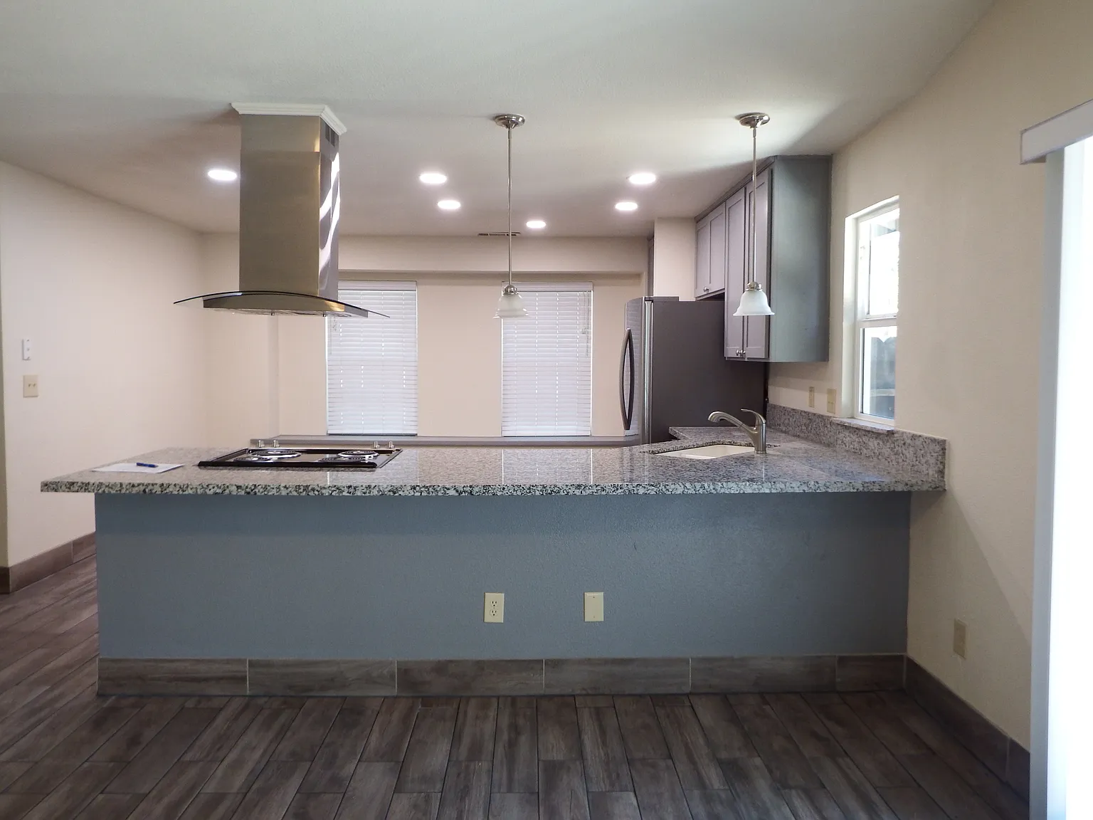 4 bed, 1444 sqft, $2,795 — Photo 2