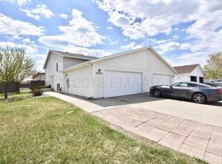 3306 30th Ave S, Fargo, ND 58103