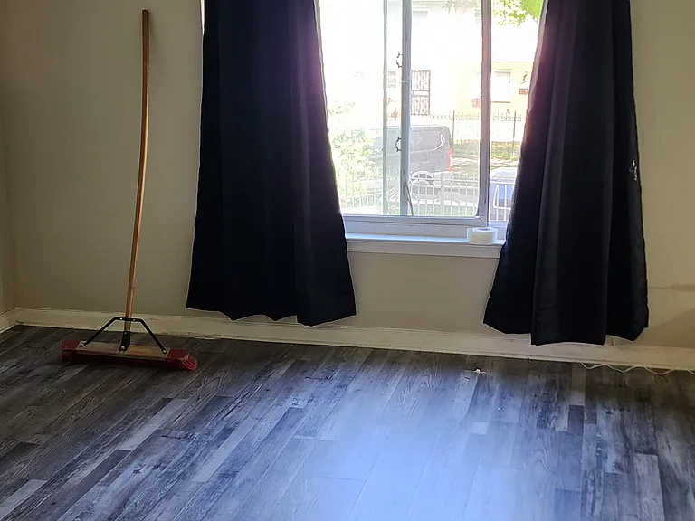 1919 Addison Rd S — Photo 6