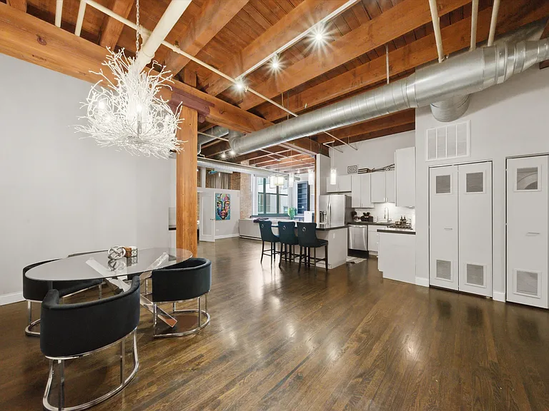 1727 S Indiana Ave #214 — Photo 4