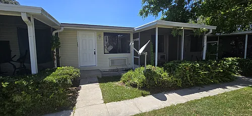 462 7th Pl Photo 1