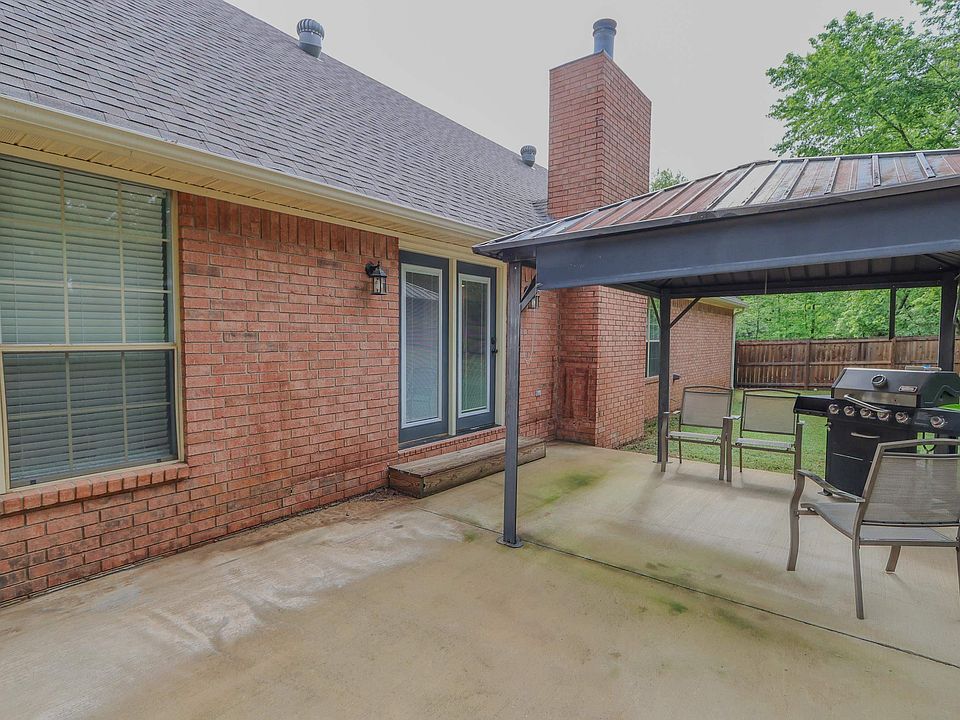 2nd image of 2506 Southwind Dr