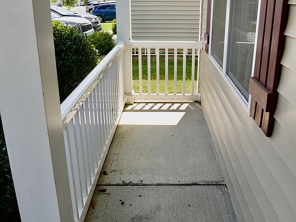 5th image of 3276 Hawksbill St SW