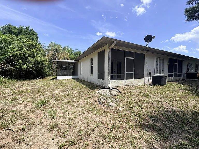 1054 Claudia St — Photo 19