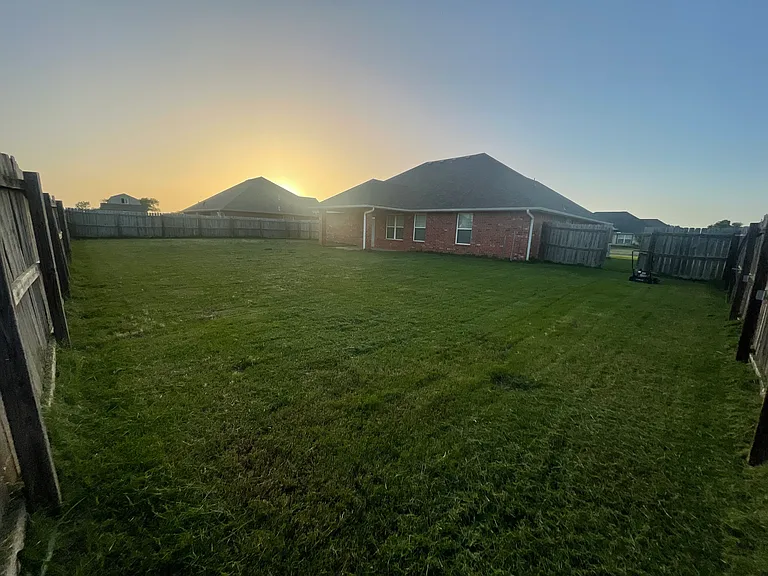 1112 Alma Dr — Photo 35