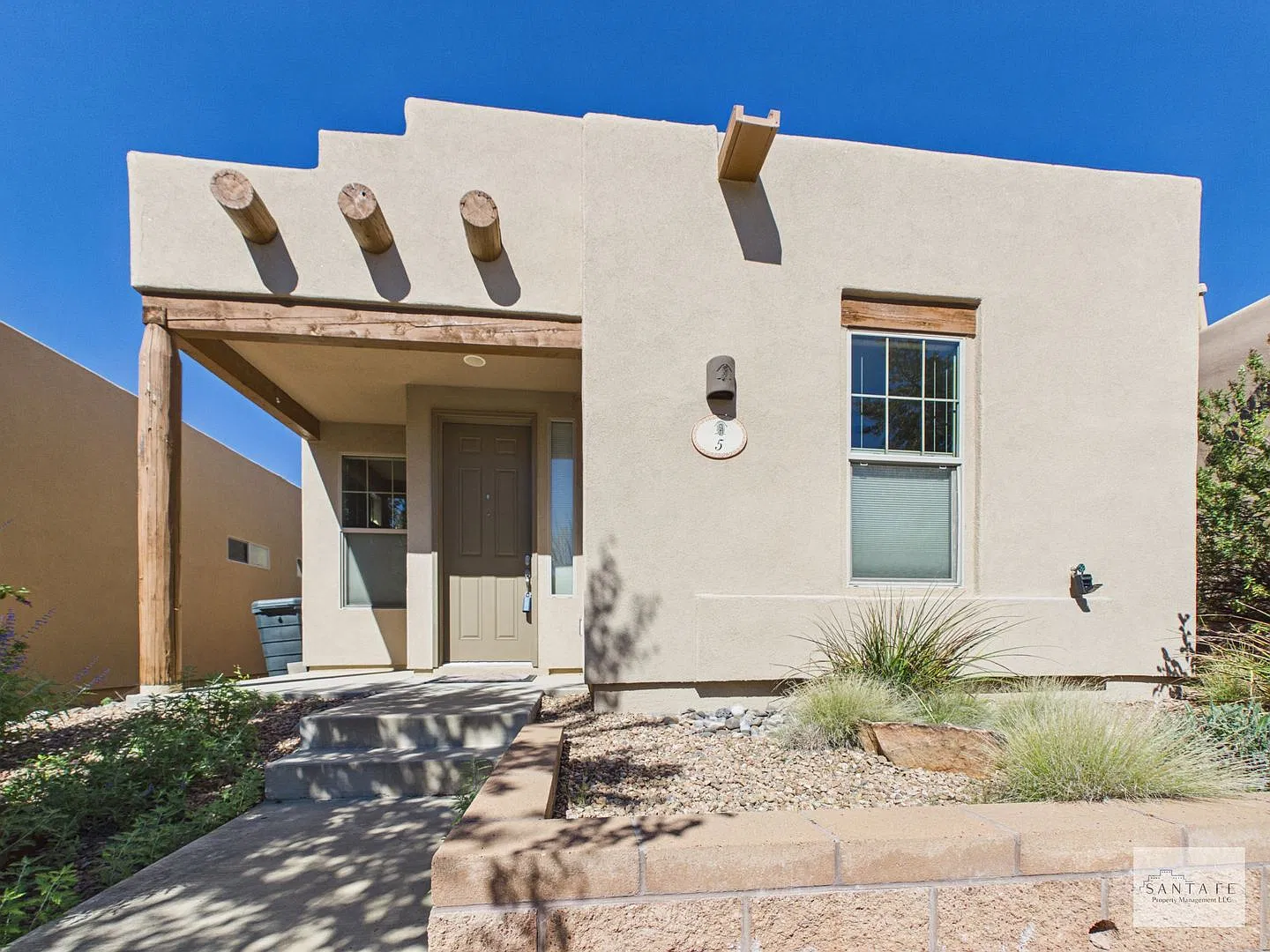 Gorgeous 2 Bedroom Home in Rancho Viejo Subdivision — Photo 2