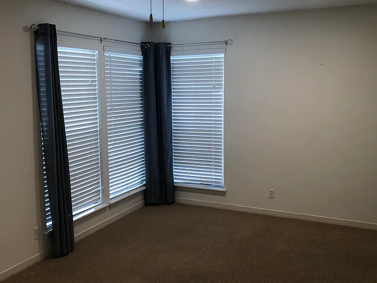 6806 Lexington Rd #B — Photo 5