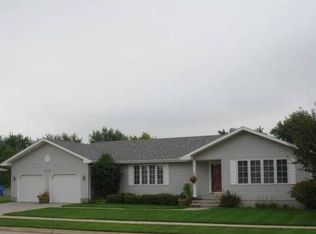 4039 Palace Dr, Grand Island, NE 68803