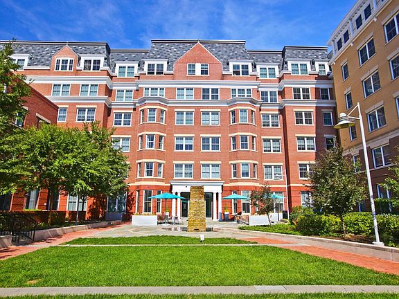 2nd image of 620 N Fayette St #427-1