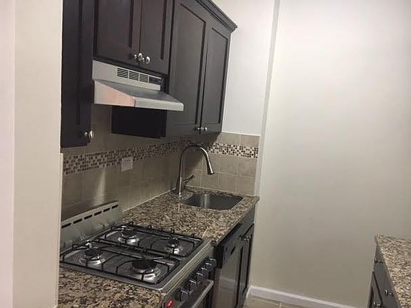 5th image of 140 E 56th St APT 8D