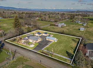 3985 Calhoun Rd, Medford, OR 97501