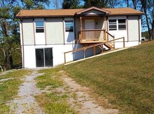 4018 Hillside Vlg, Fairmont, WV 26554