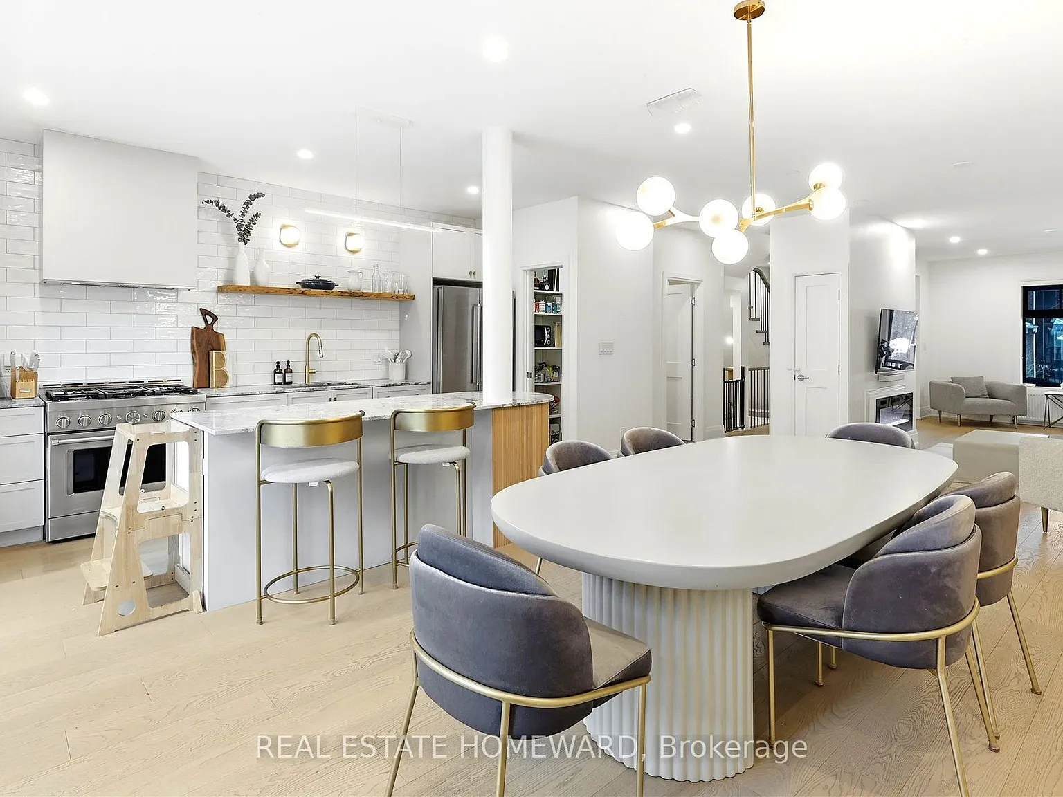 6 bed, $13,700 — Photo 4