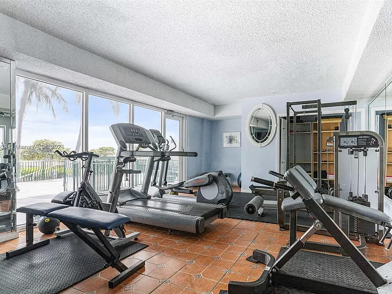 9195 Collins Ave #1104 — Photo 28