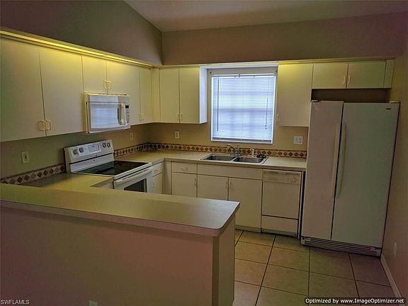 4th image of 1117 Harry Ave #S