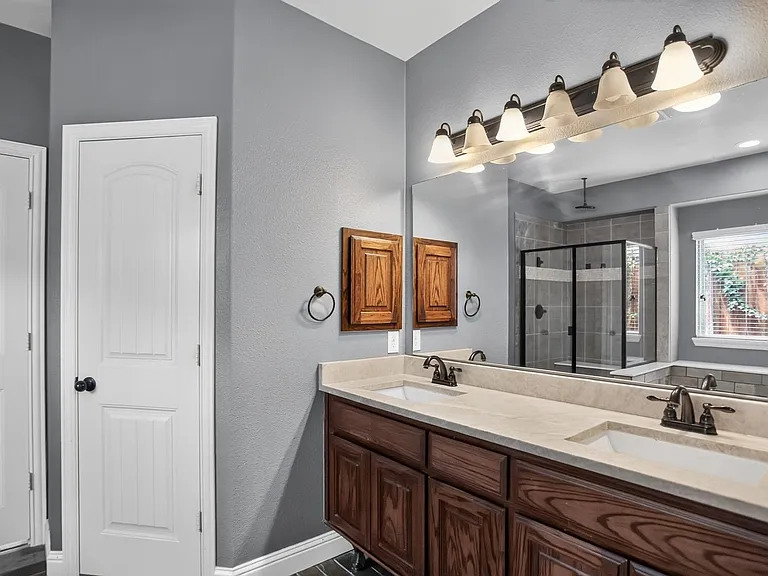 6523 Prairie Flower Trl — Photo 24