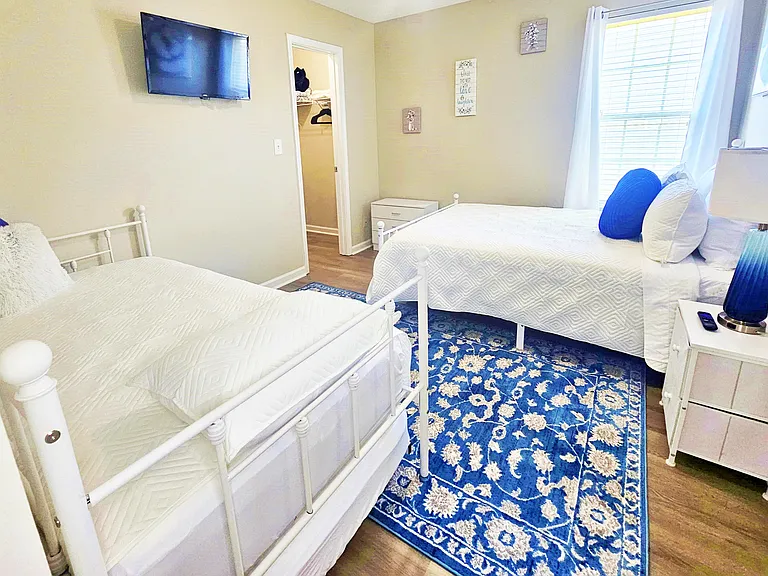 123 Coronation Dr — Photo 11